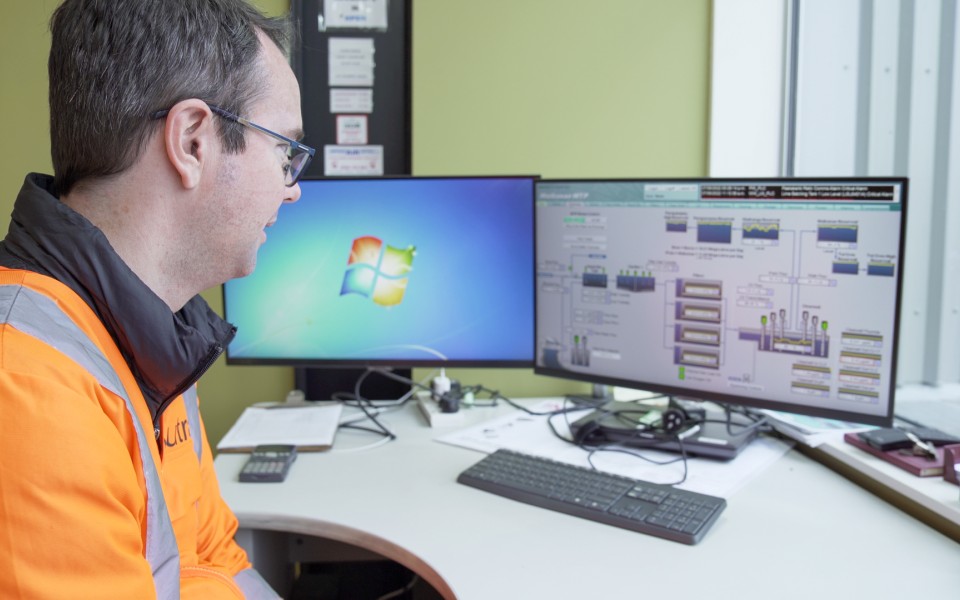 Engineer Onsite 17